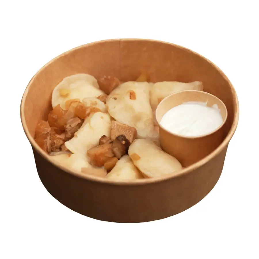 Домашні вареники з картоплею, шкварками та сметаною